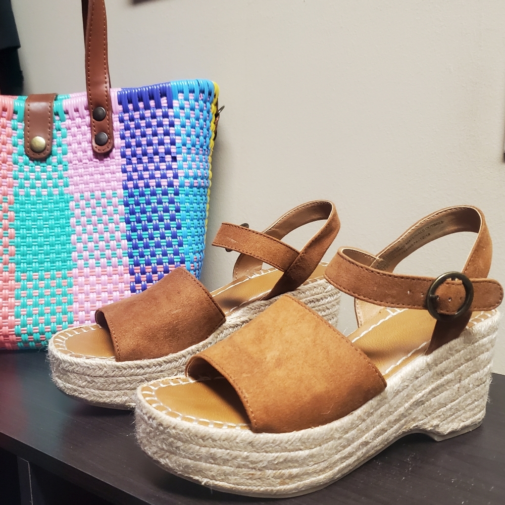 Last chance! Closet Closing!Universal Thread Morgan Espadrille Cognac Sandal 8